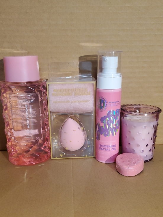 Other - Soothing Pink Facial Oil & Bath Set - Women Bath & Body